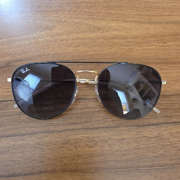 Ray Bans - Picture 1 of 3